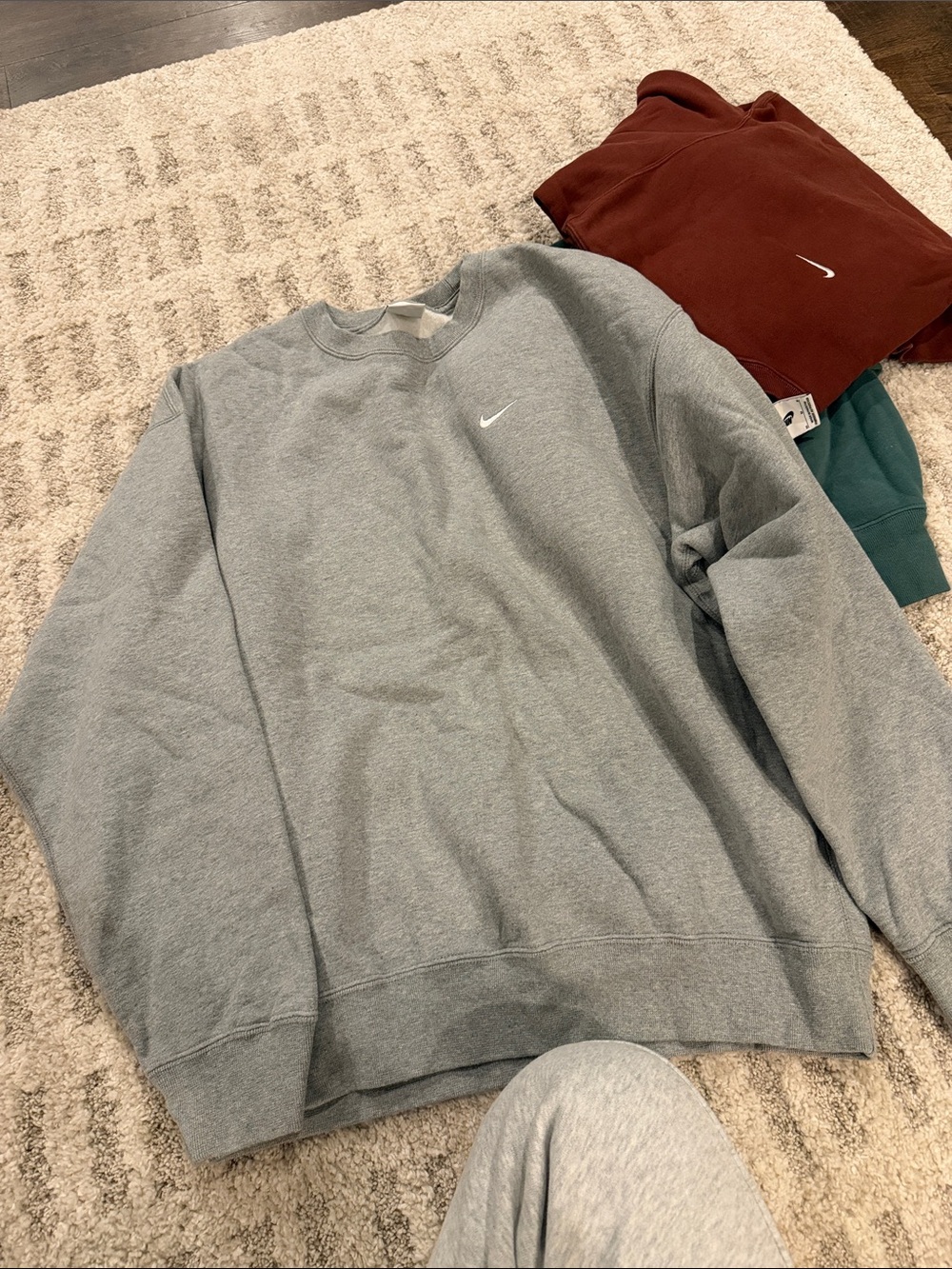 Nike women’s oversized Crewneck Sweater in Light Gray